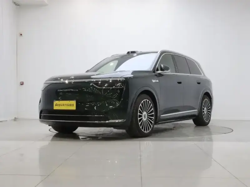 2025 Aito M8 с пробегом 15 600 км