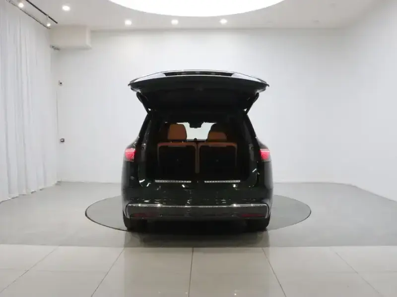 2025 Aito M8 с пробегом 15 600 км