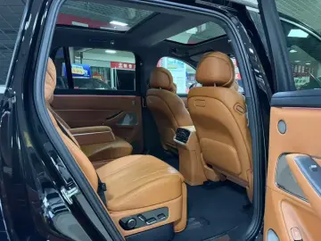 2025 Aito M8 с пробегом 5 800 км