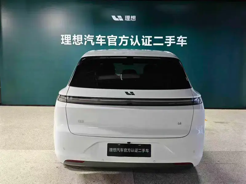 2024 Li Auto (Lixiang) L6 с пробегом 9 500 км