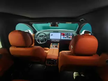 2024 Li Auto (Lixiang) L6 с пробегом 9 500 км