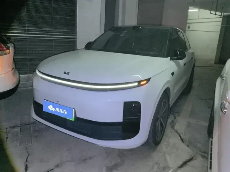 2024 Li Auto (Lixiang) L6 с пробегом 41 000 км