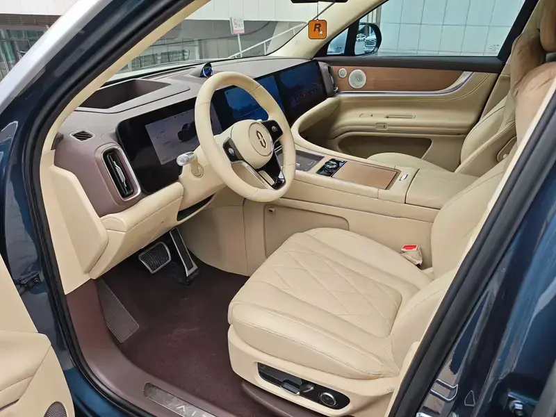 2024 Aito M9 с пробегом 67 000 км