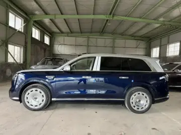 2026 Aito M9 с пробегом 100 км
