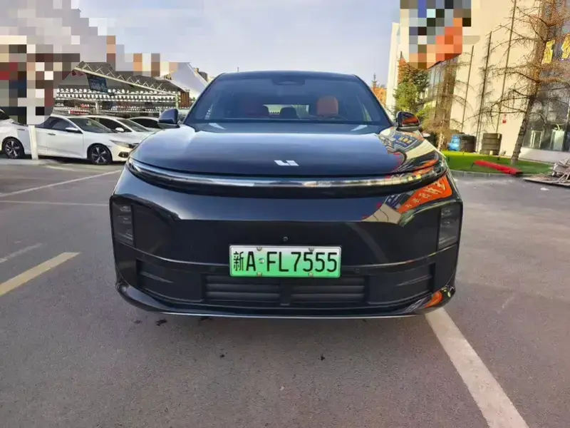 2025 Li Auto (Lixiang) L6 с пробегом 103 000 км