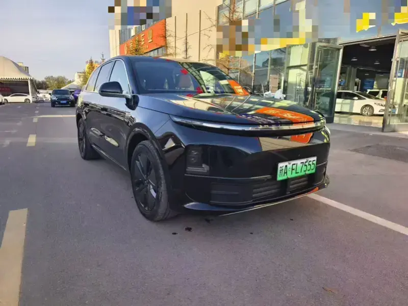 2025 Li Auto (Lixiang) L6 с пробегом 103 000 км