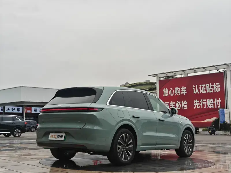 2025 Li Auto (Lixiang) L6 с пробегом 6 000 км