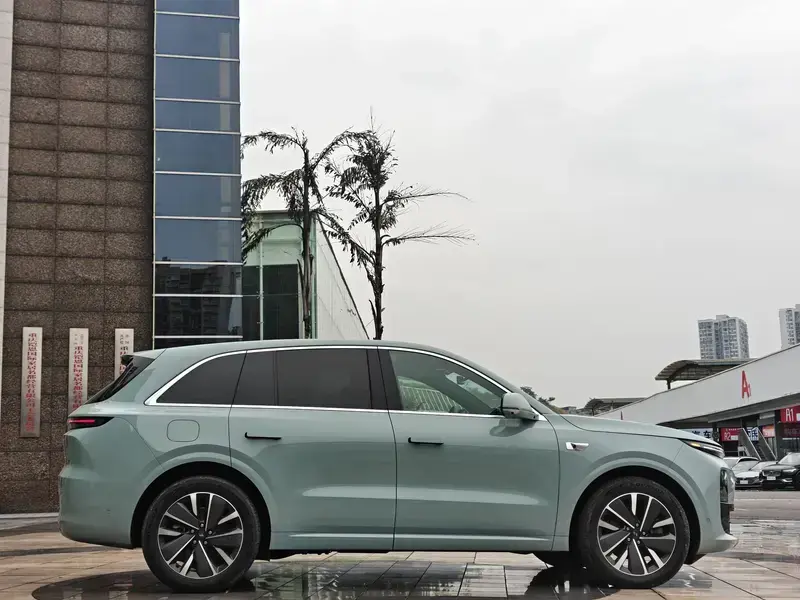 2025 Li Auto (Lixiang) L6 с пробегом 6 000 км