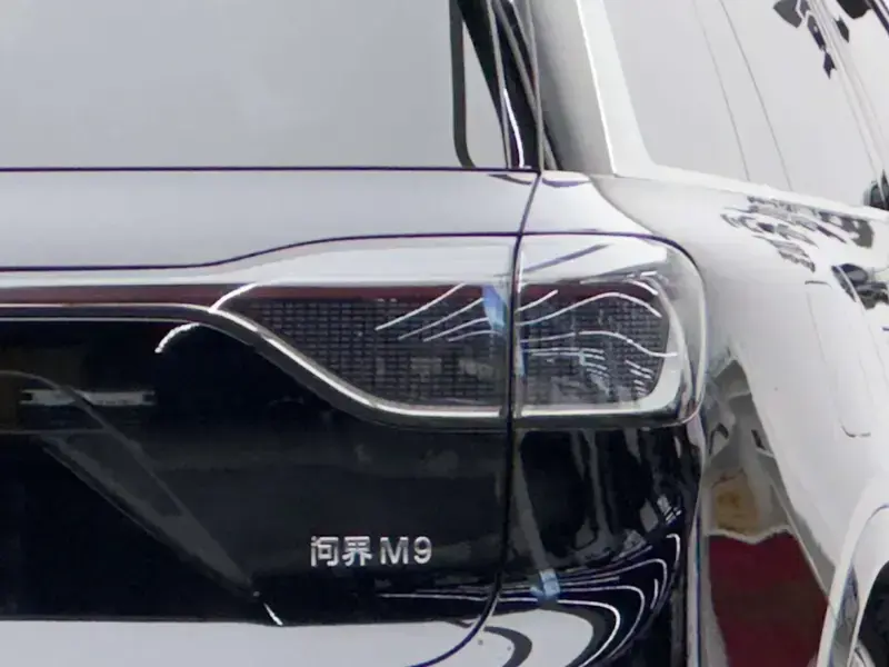 2024 Aito M9 с пробегом 37 800 км