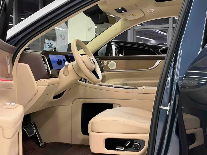 2024 Aito M9 с пробегом 35 500 км