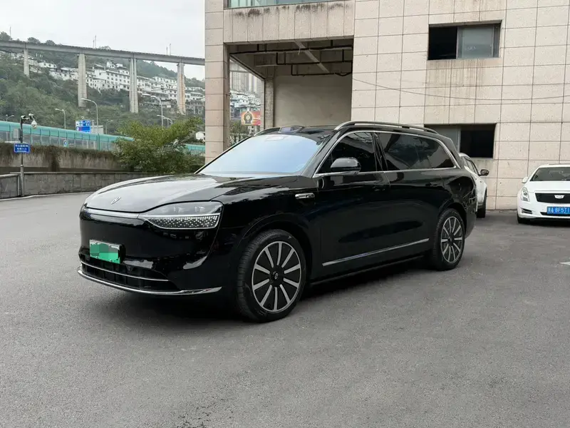2025 Aito M9 с пробегом 14 800 км