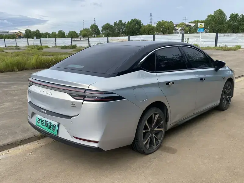 2021 Aion S с пробегом 126 800 км