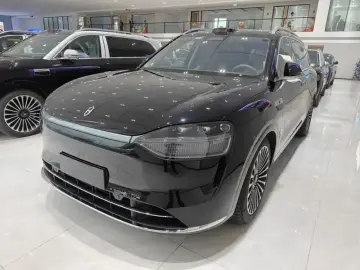 2025 Aito M9 с пробегом 100 км