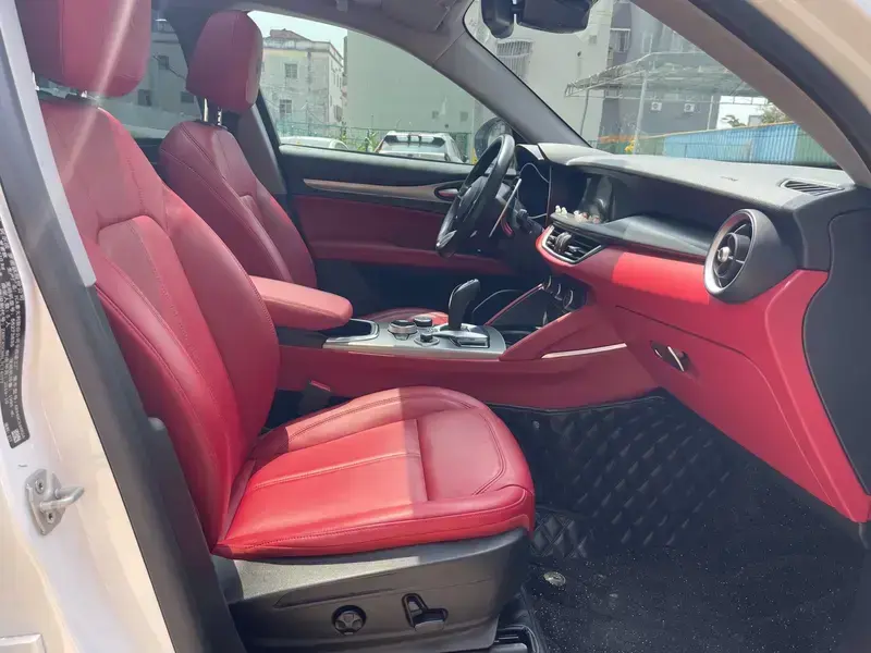 2020 Alfa Romeo Stelvio с пробегом 130 000 км