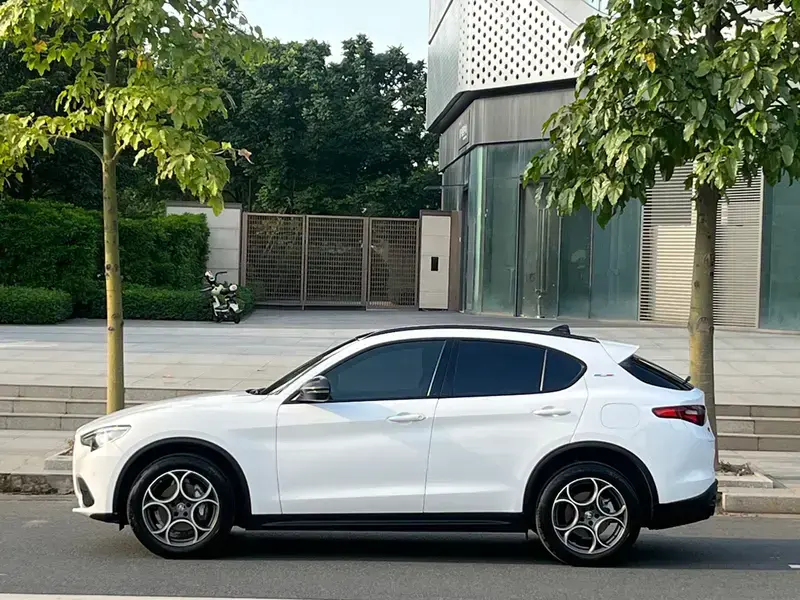2020 Alfa Romeo Stelvio с пробегом 61 000 км