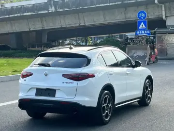 2020 Alfa Romeo Stelvio с пробегом 61 000 км