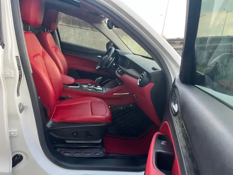 2020 Alfa Romeo Stelvio с пробегом 61 000 км