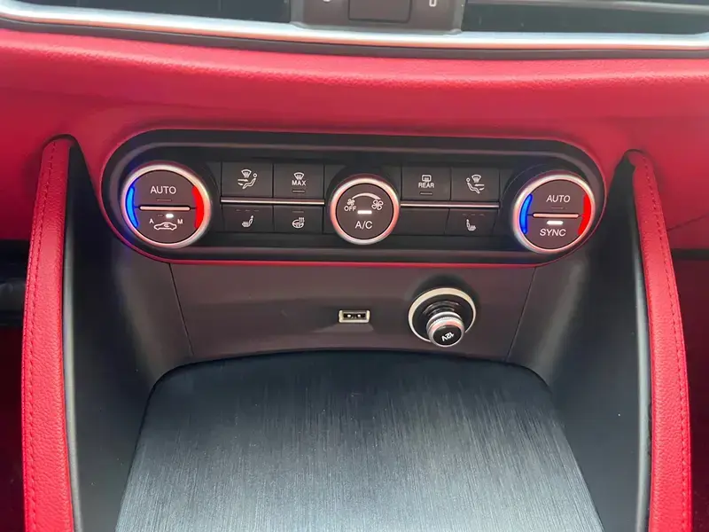 2020 Alfa Romeo Stelvio с пробегом 61 000 км