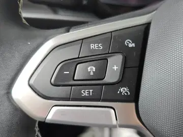 2023 Volkswagen Jetta с пробегом 25 493 км