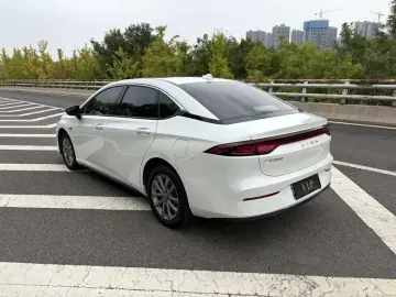 2023 Aion S с пробегом 32 000 км