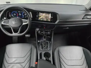2023 Volkswagen Jetta с пробегом 15 393 км