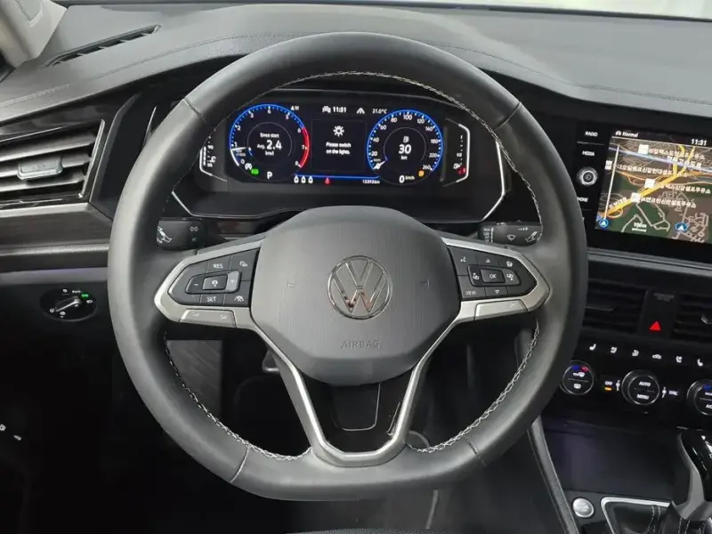 2023 Volkswagen Jetta с пробегом 15 393 км