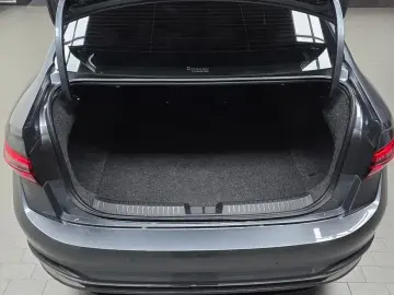 2023 Volkswagen Jetta с пробегом 15 393 км