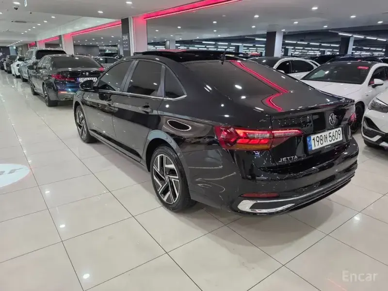 2022 Volkswagen Jetta с пробегом 55 636 км