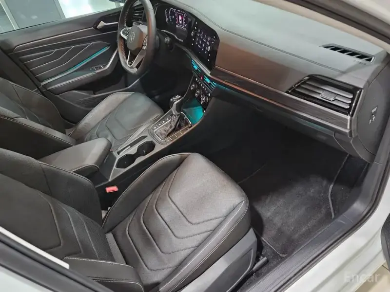 2023 Volkswagen Jetta с пробегом 16 923 км
