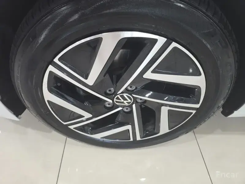 2023 Volkswagen Jetta с пробегом 14 562 км