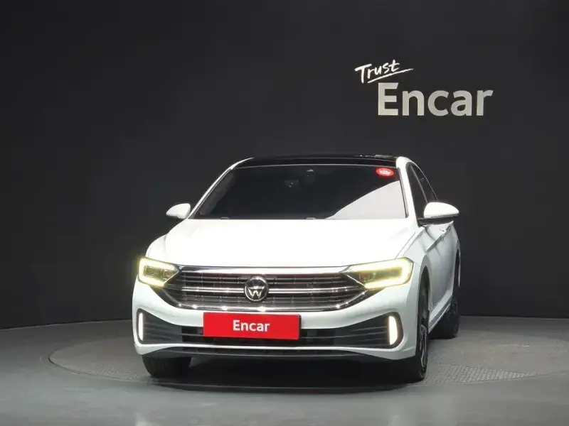 2024 Volkswagen Jetta с пробегом 11 745 км