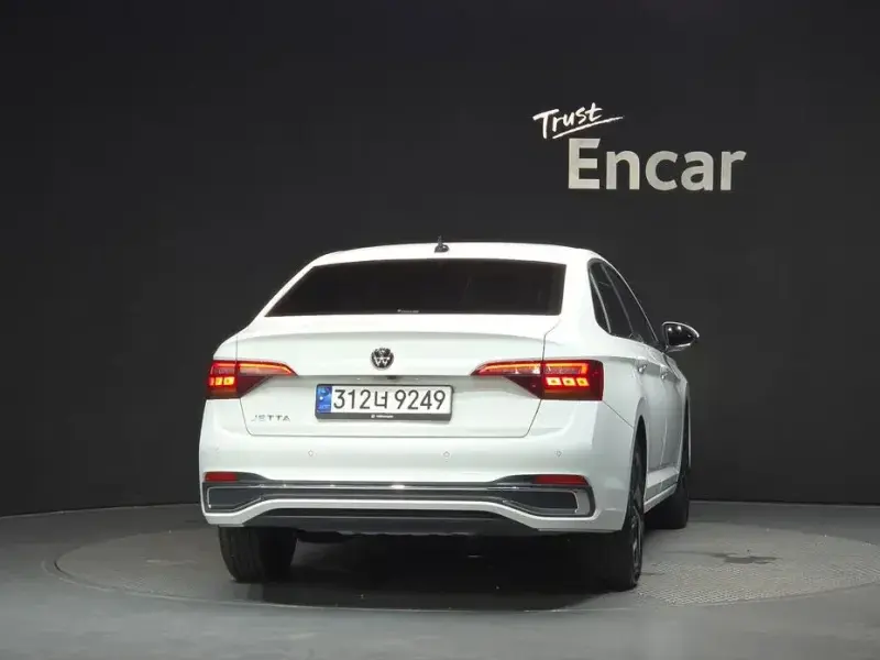 2024 Volkswagen Jetta с пробегом 11 745 км