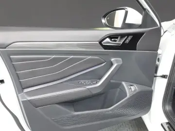 2024 Volkswagen Jetta с пробегом 11 745 км