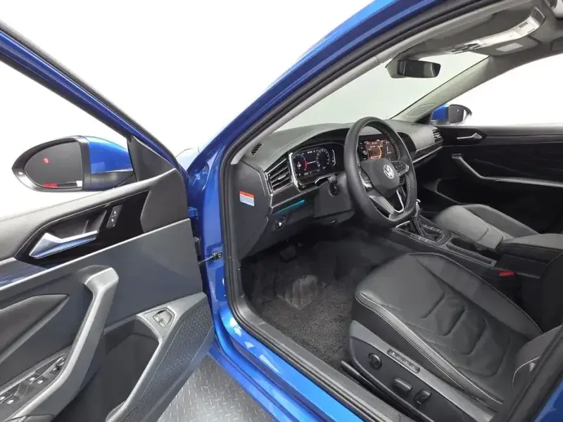 2023 Volkswagen Jetta с пробегом 15 538 км