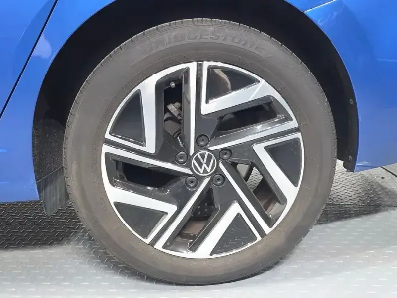 2023 Volkswagen Jetta с пробегом 15 538 км