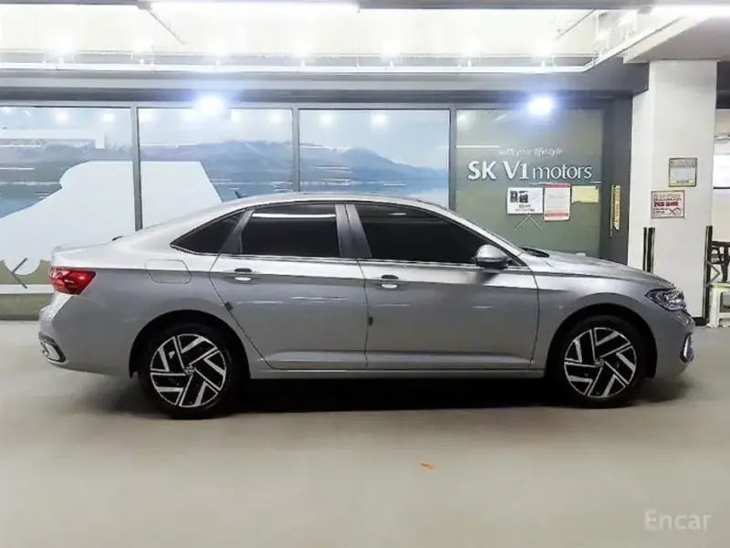 2024 Volkswagen Jetta с пробегом 9 369 км