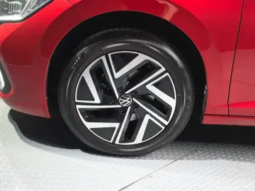 2024 Volkswagen Jetta с пробегом 28 233 км