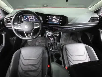 2024 Volkswagen Jetta с пробегом 28 233 км