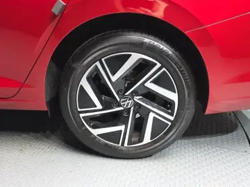 2024 Volkswagen Jetta с пробегом 28 233 км