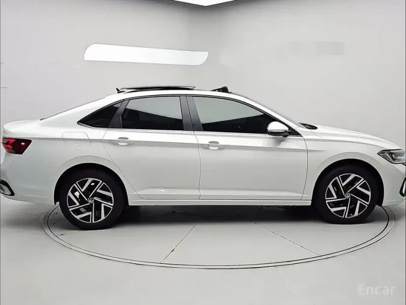 2023 Volkswagen Jetta с пробегом 29 381 км