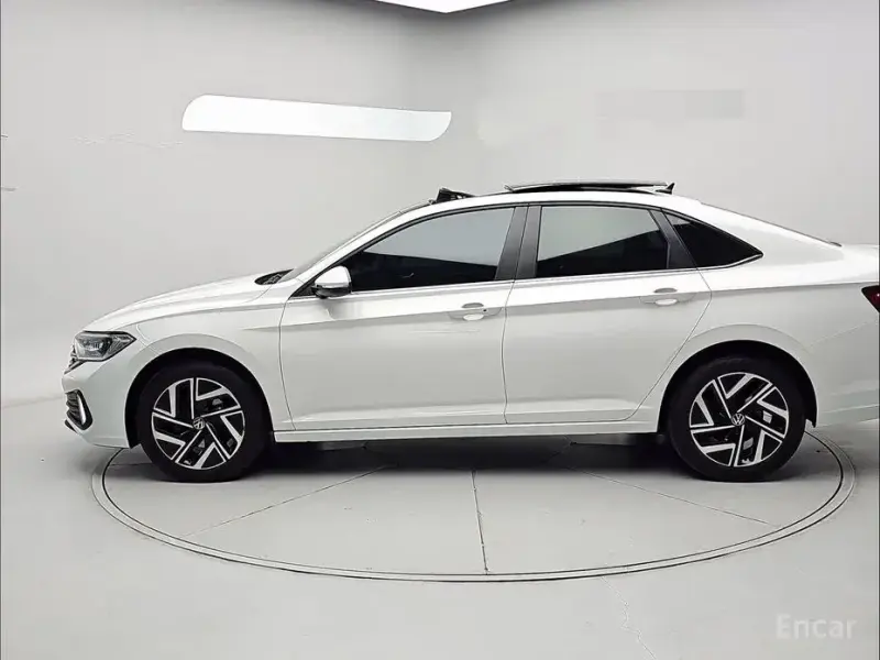 2023 Volkswagen Jetta с пробегом 29 381 км