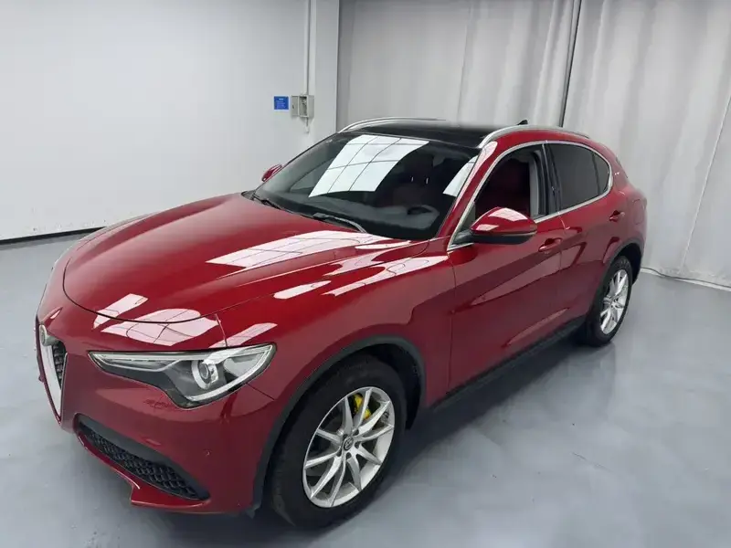 2020 Alfa Romeo Stelvio с пробегом 49 000 км