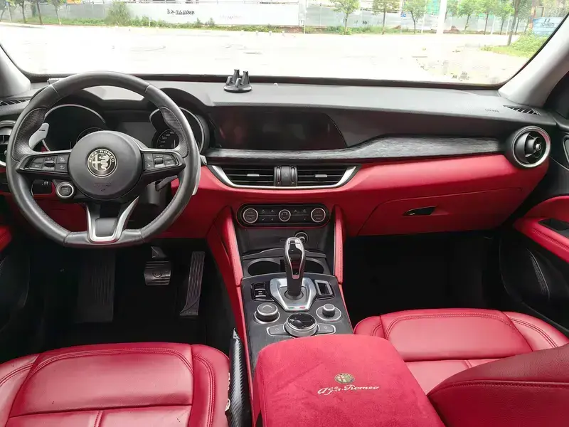 2021 Alfa Romeo Stelvio с пробегом 80 000 км