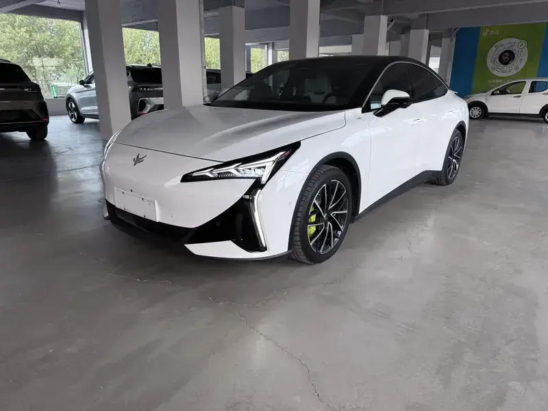 2024 Arcfox Alpha S5 с пробегом 21 000 км