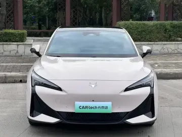 2024 Arcfox Alpha S5 с пробегом 34 000 км