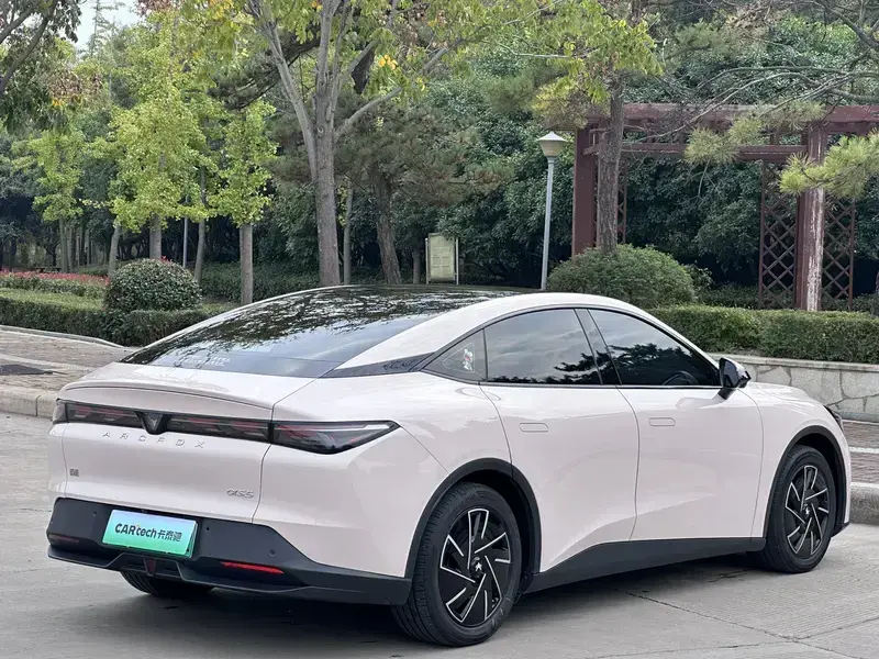 2024 Arcfox Alpha S5 с пробегом 34 000 км