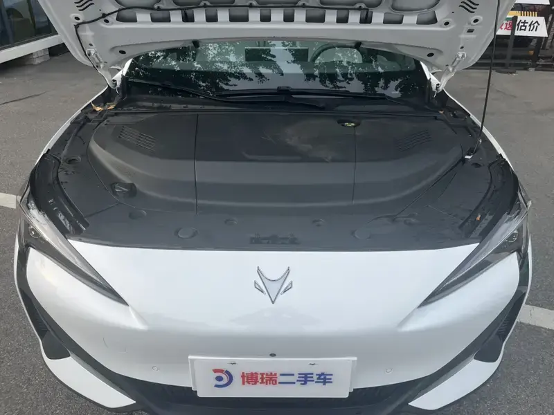 2025 Arcfox Alpha S5 с пробегом 7 200 км