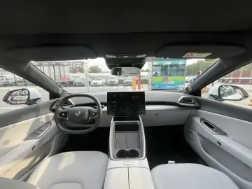2025 Arcfox Alpha S5 с пробегом 7 200 км