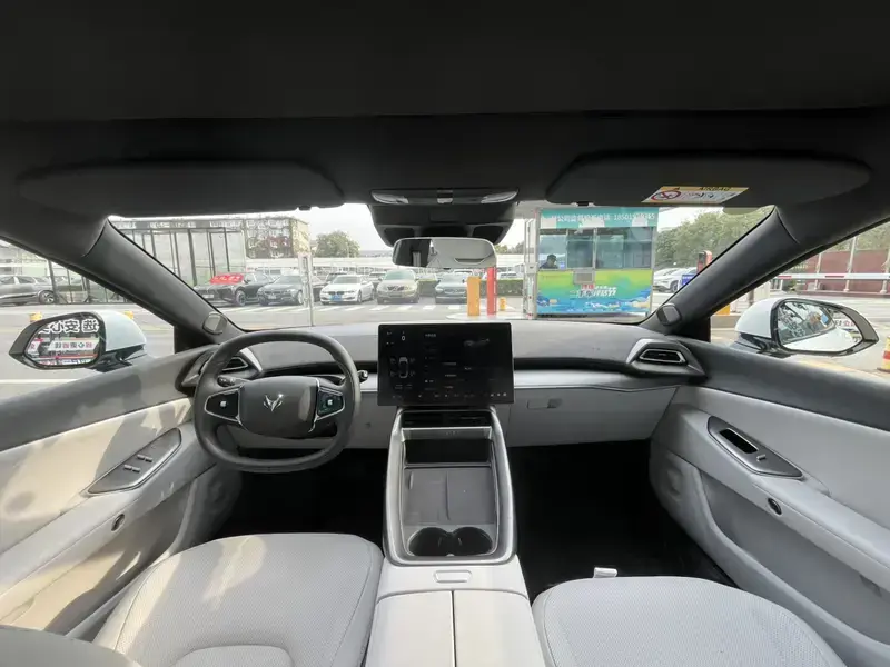 2025 Arcfox Alpha S5 с пробегом 7 200 км