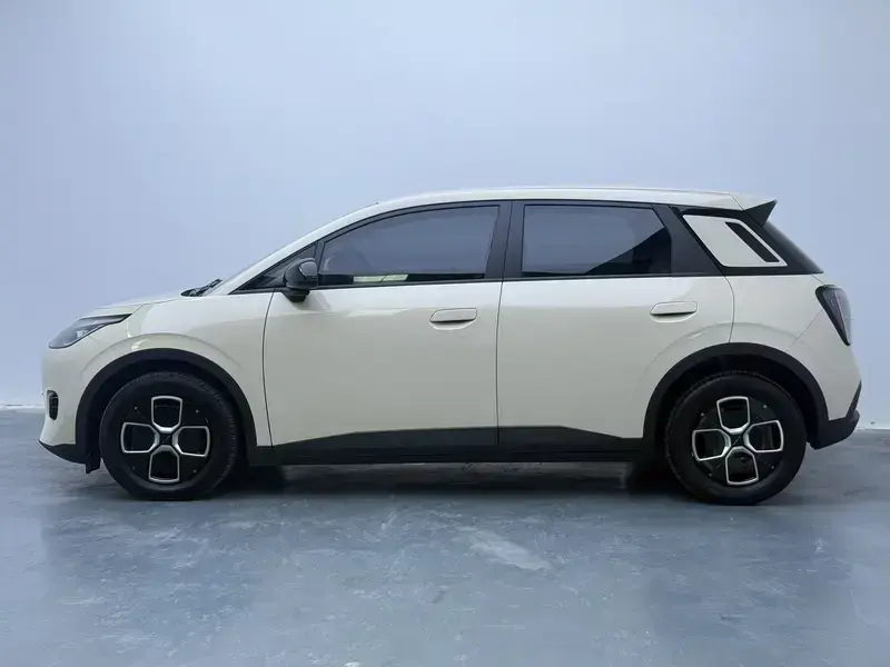 2025 Aion UT с пробегом 13 800 км